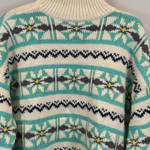 American Eagle Oversized Cozy Nordic Floral Sweater Size XS - Picture 3 of 7